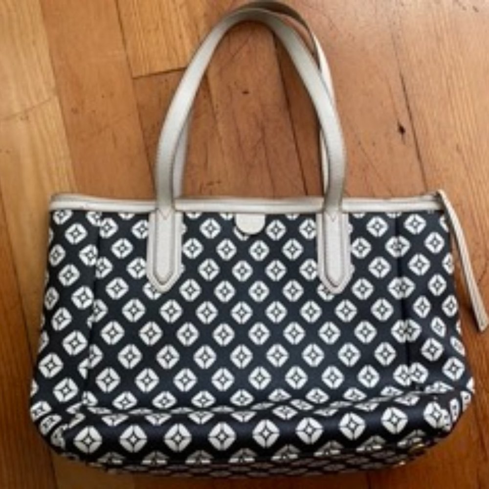 Fossil Tote bag